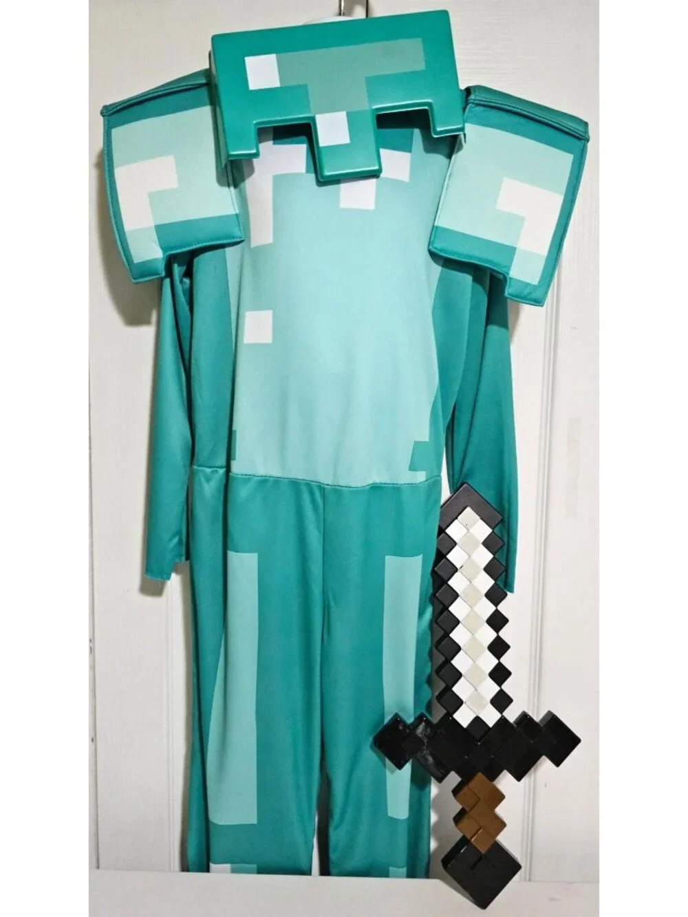 Minecraft Armor Costume Kids 7-8 Pixelated Sword Steve Alex Helmet Mask